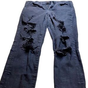 AMERICAN EAGLE | AMERICAN EAGLE WOMEN’S SIZE 6 BLACK RIPPED JEANS